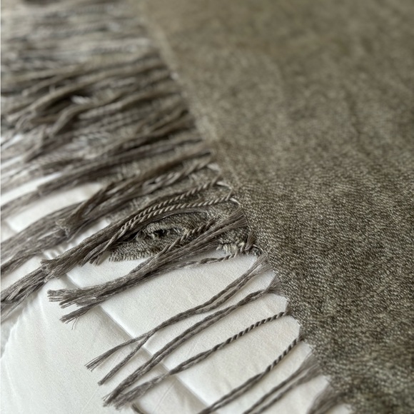 Italian Shaw - Picture 2 of 4